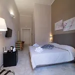Affittacamere Pc Boutique H, Sea View By Clapa Group 3*